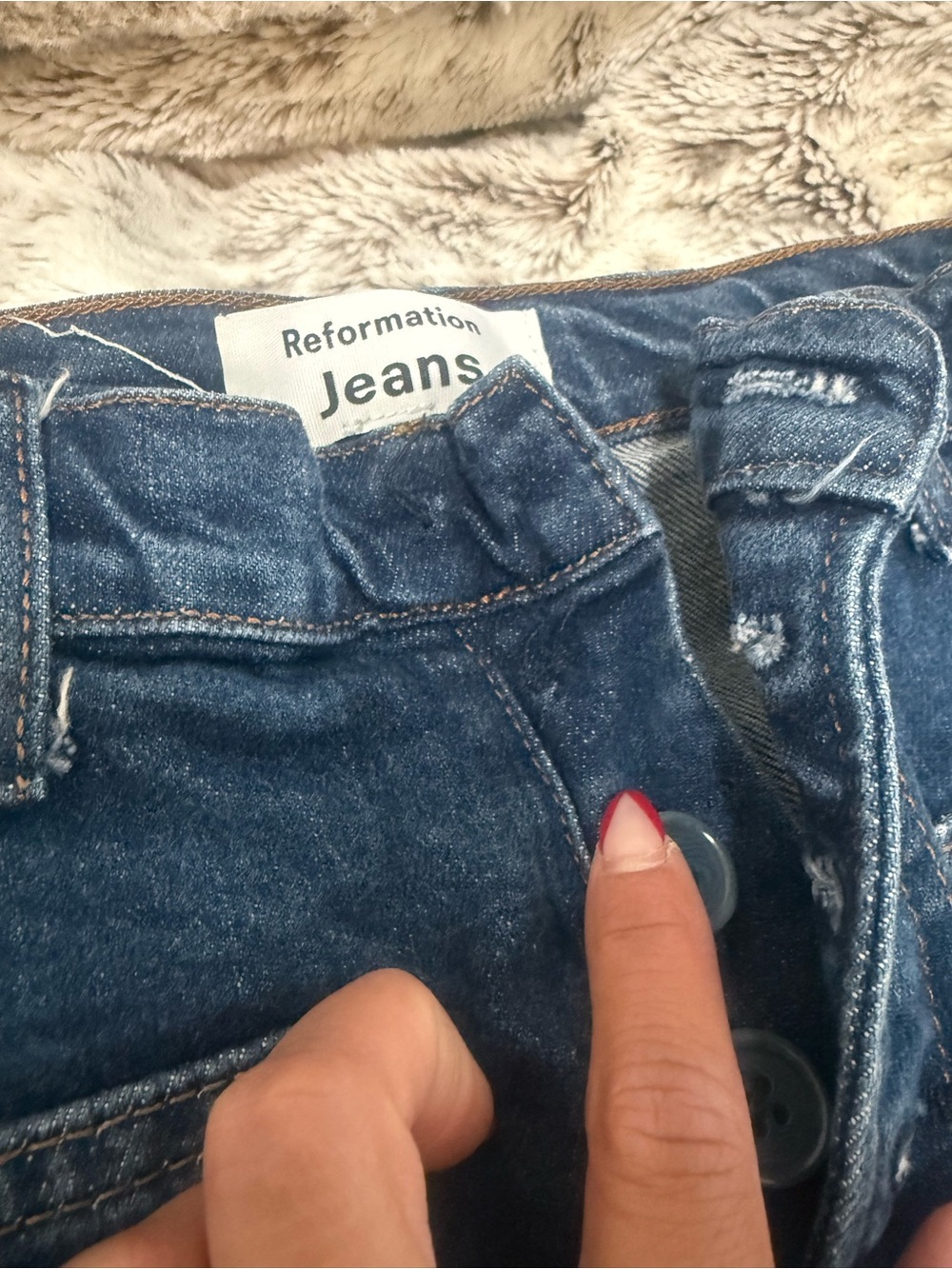 Reformation High Rise Jeans / missing button - Picture 5 of 8